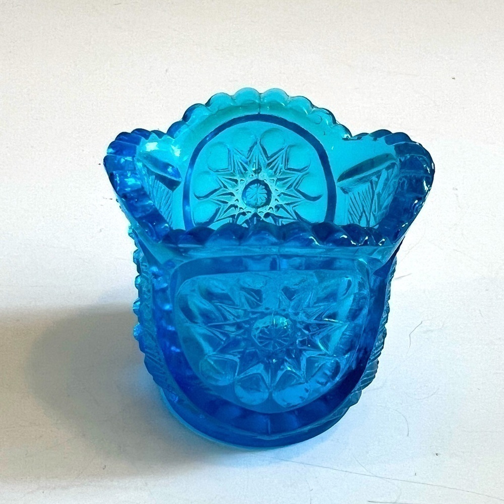 Vtg Pretty Blue Pressed Glass Toothpick Match Holder Sun Flower Sunflower Design
